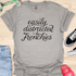 Easily distracted by frenchies - V1 - Elegant Swish T-Shirt