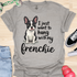 I just want to hang with my frenchie - V2 - Cute Elegant Caligraphy T-Shirt